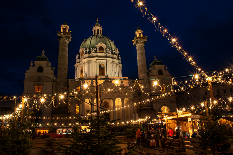 Karlsplatz Christmas Market